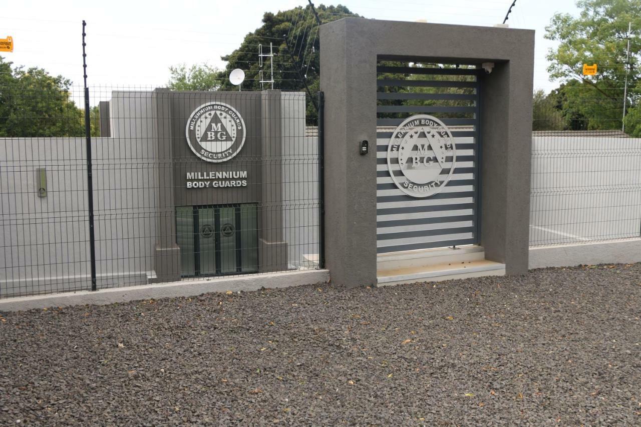 Millennium Body Guards Guesthouse Hartbeespoort Exterior foto